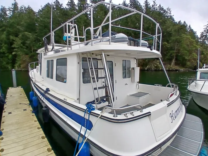Hummingbird Yacht Photos Pics 