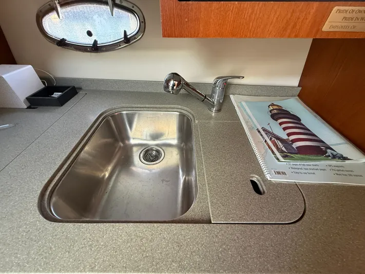 Sea Bully Yacht Photos Pics 