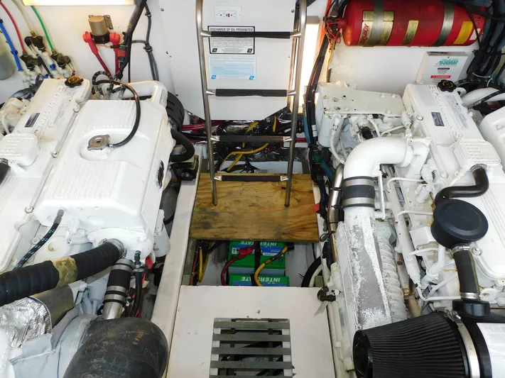 Sea Bully Yacht Photos Pics 