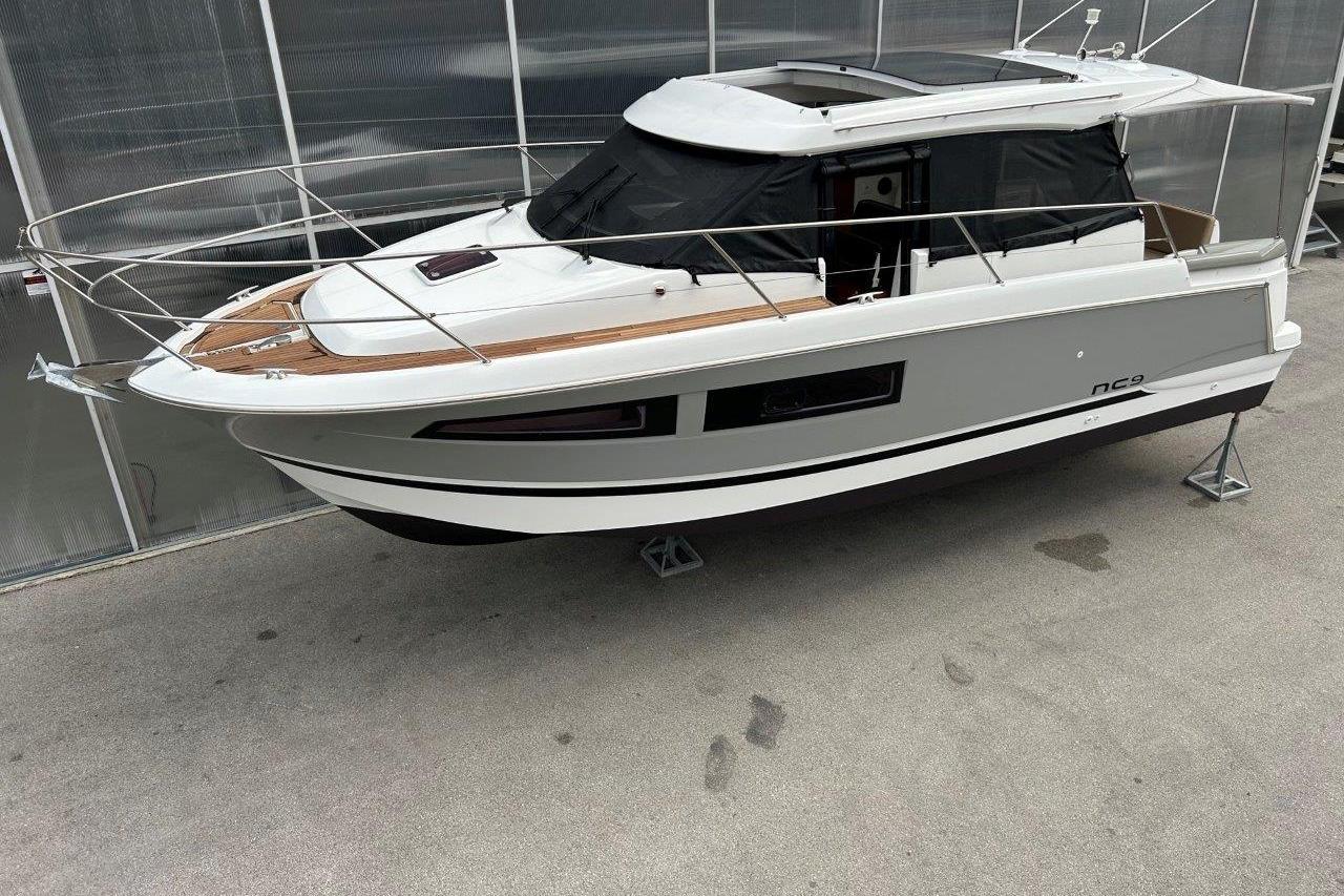 2013 Jeanneau NC 9