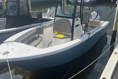 Sea Pro 239 Center Console