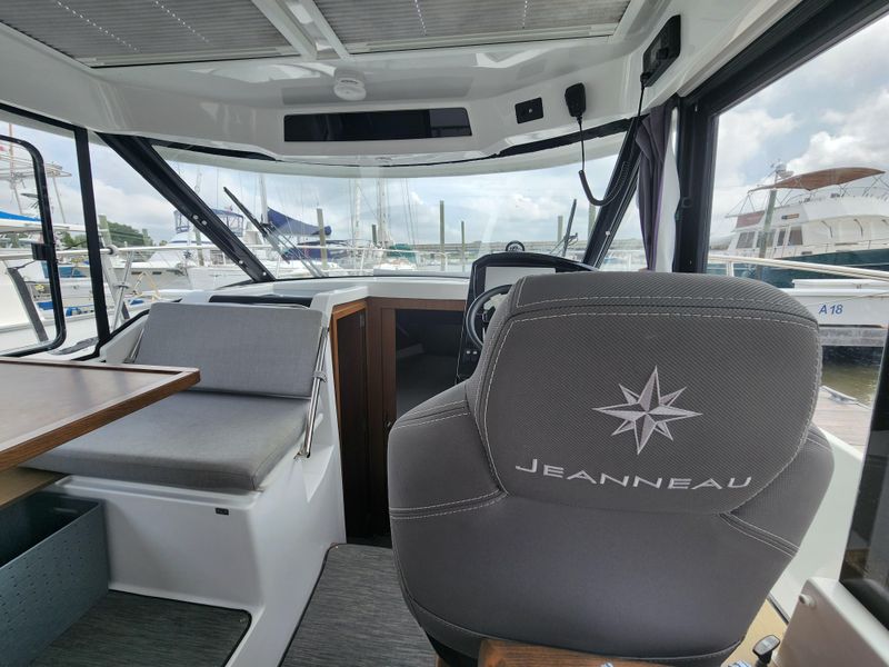 2021 Jeanneau NC 895 Offshore