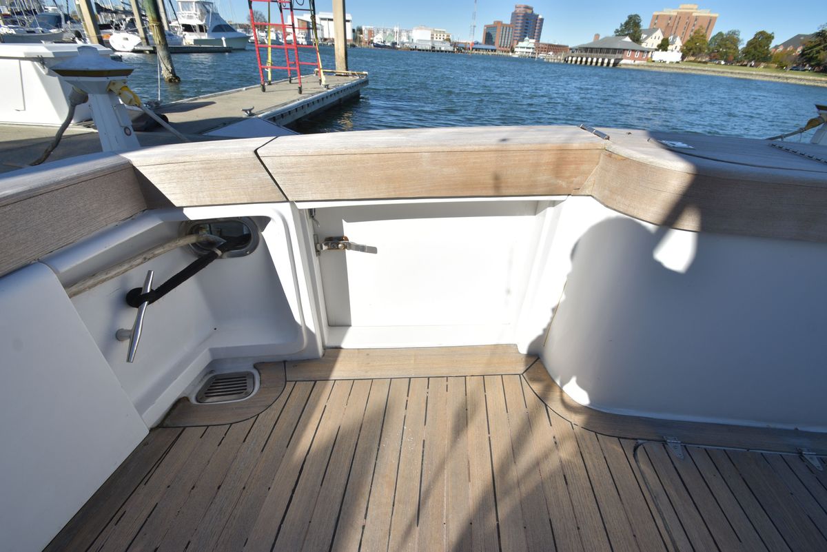 2001 Ocean Yachts 52 