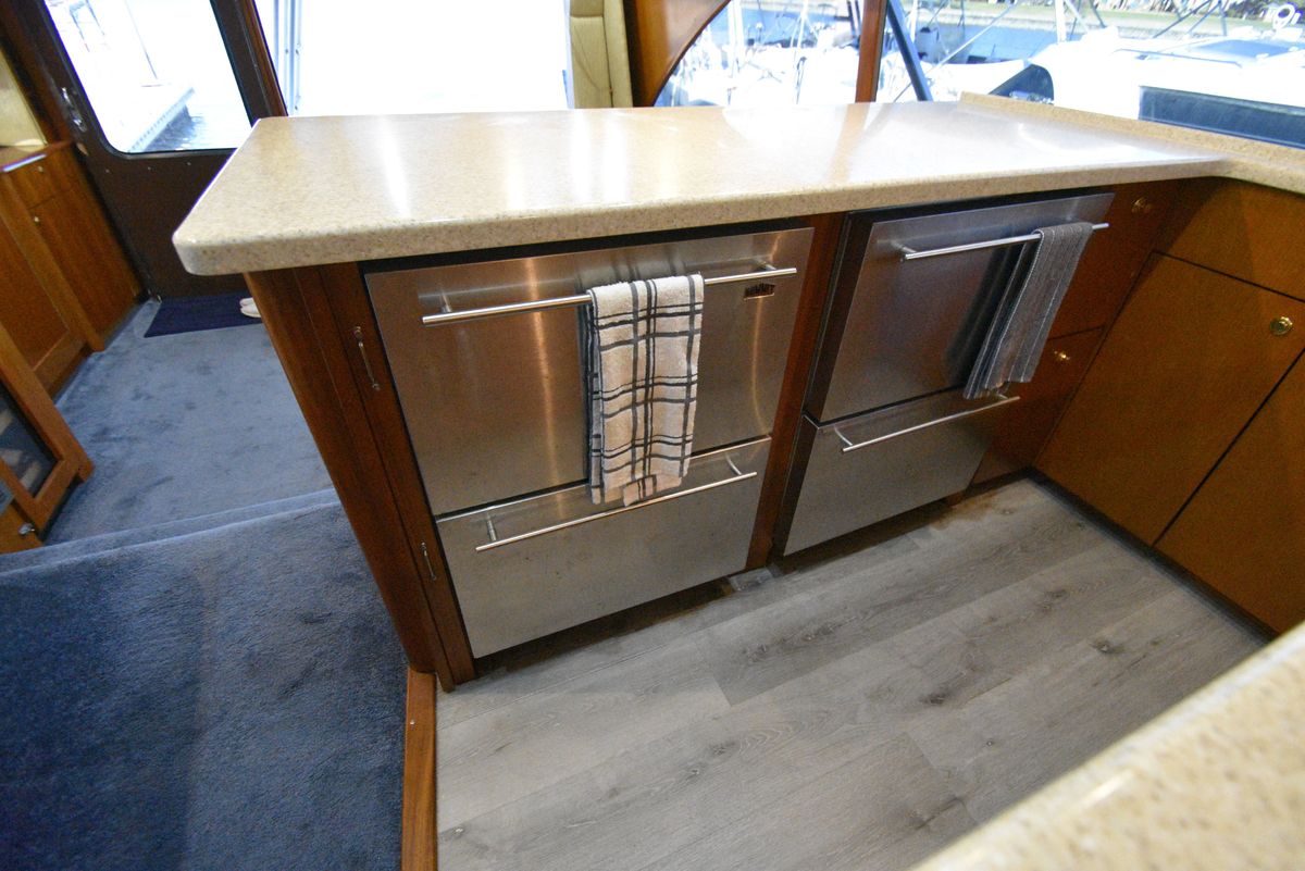 2001 Ocean Yachts 52 