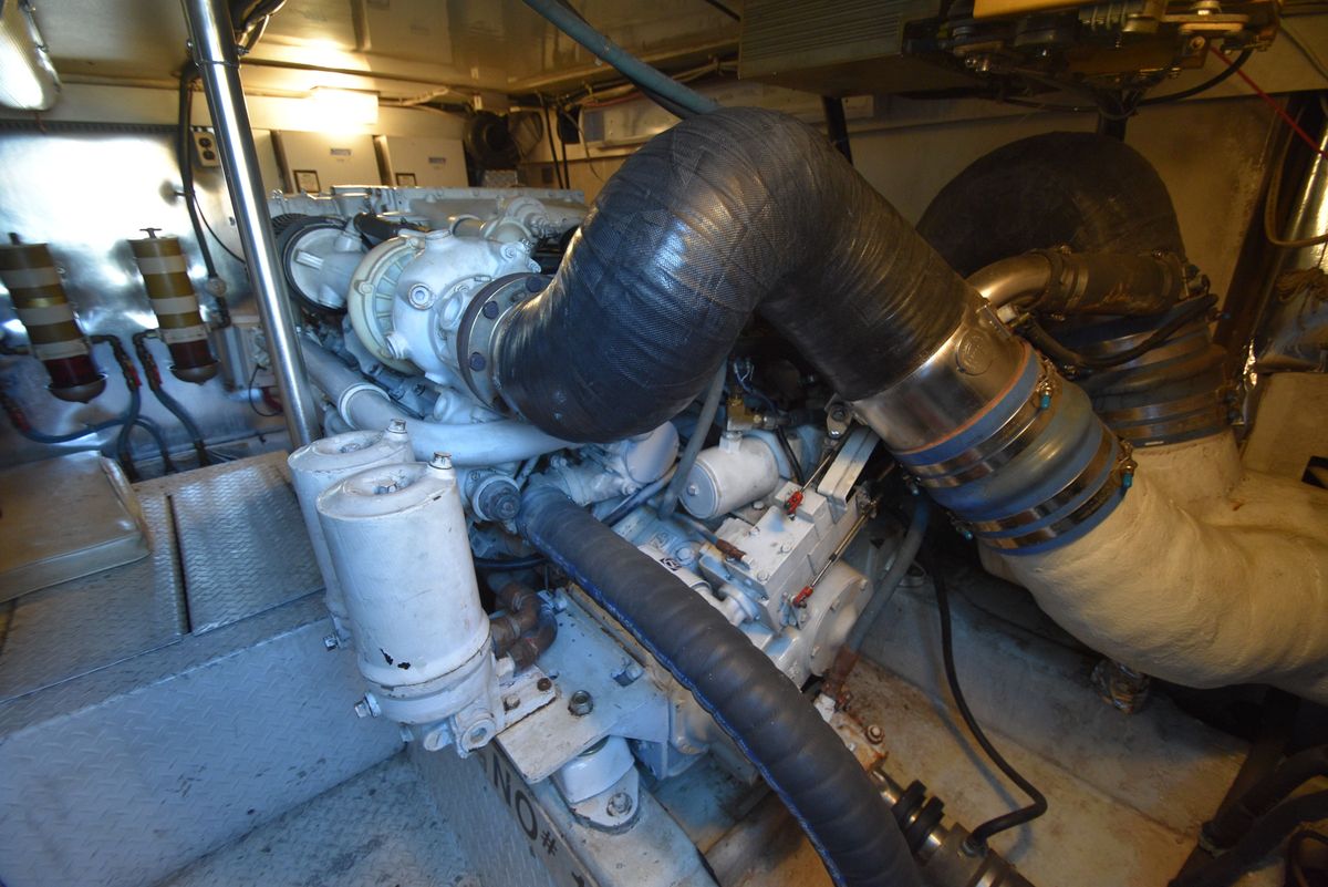 2001 Ocean Yachts 52 