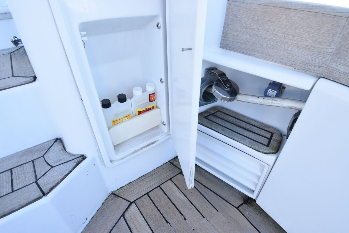 2001 Ocean Yachts 52 