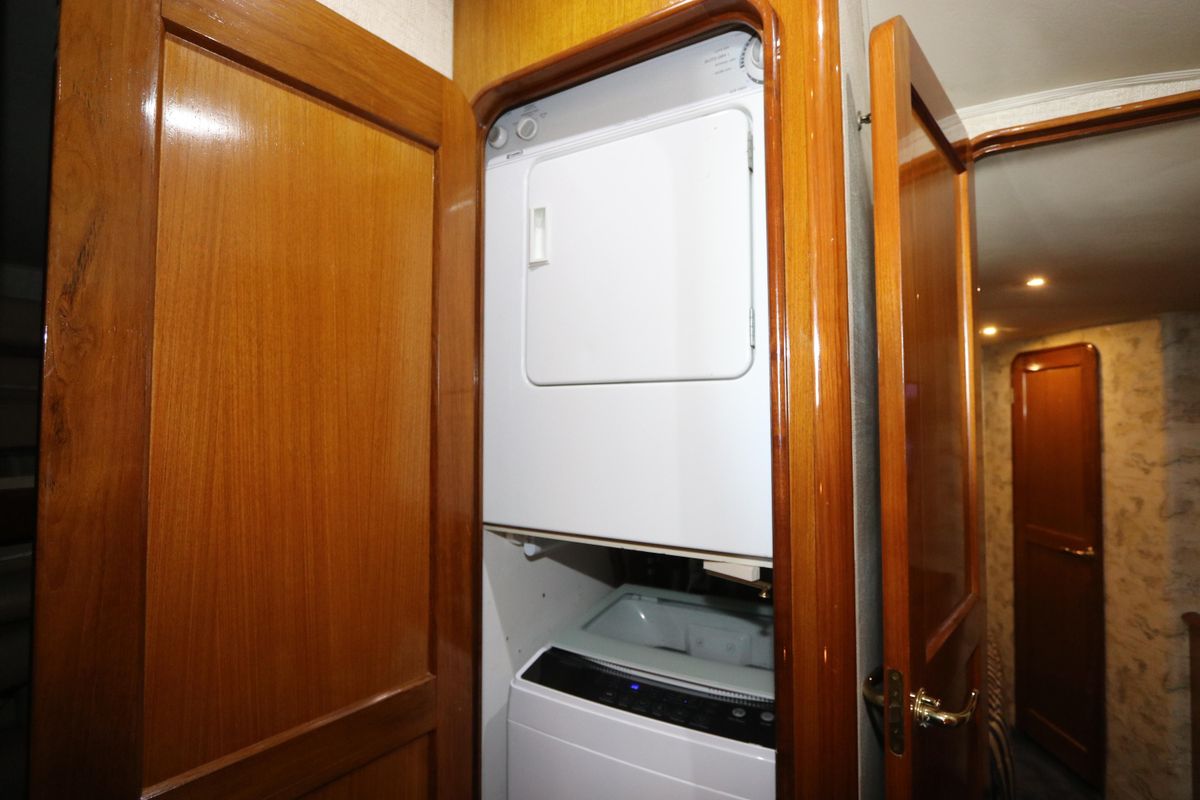 2001 Ocean Yachts 52 