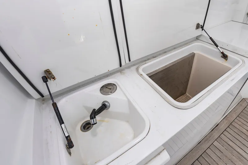 Liberty Risk Yacht Photos Pics 