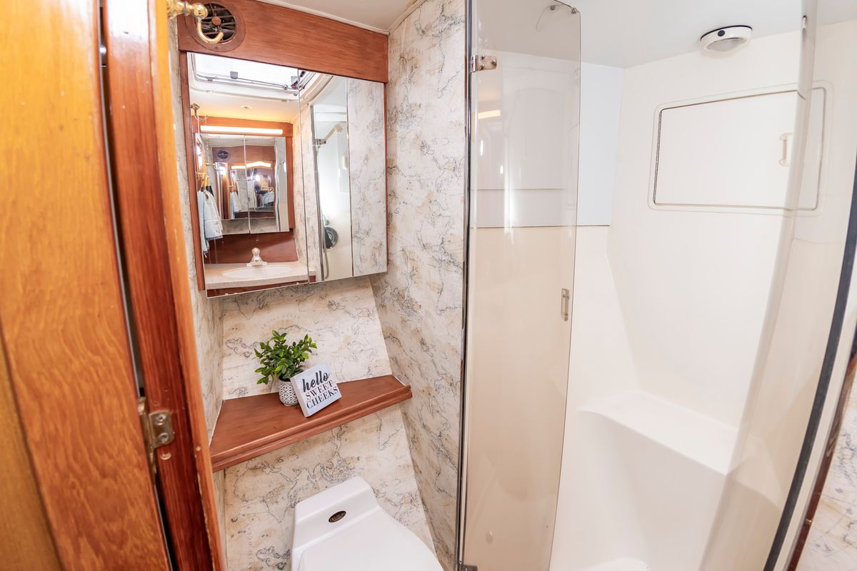 2001 Ocean Yachts 52 