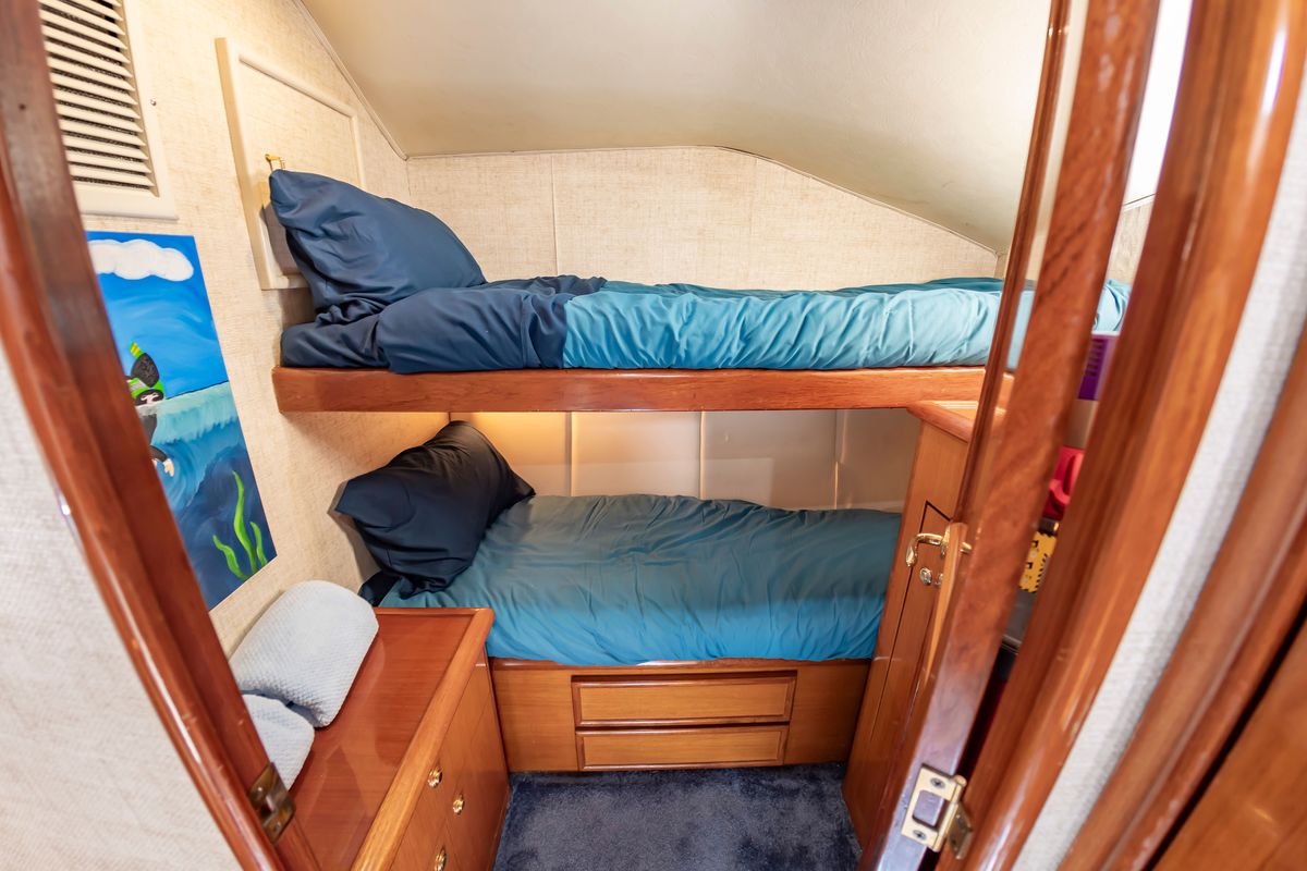 2001 Ocean Yachts 52 