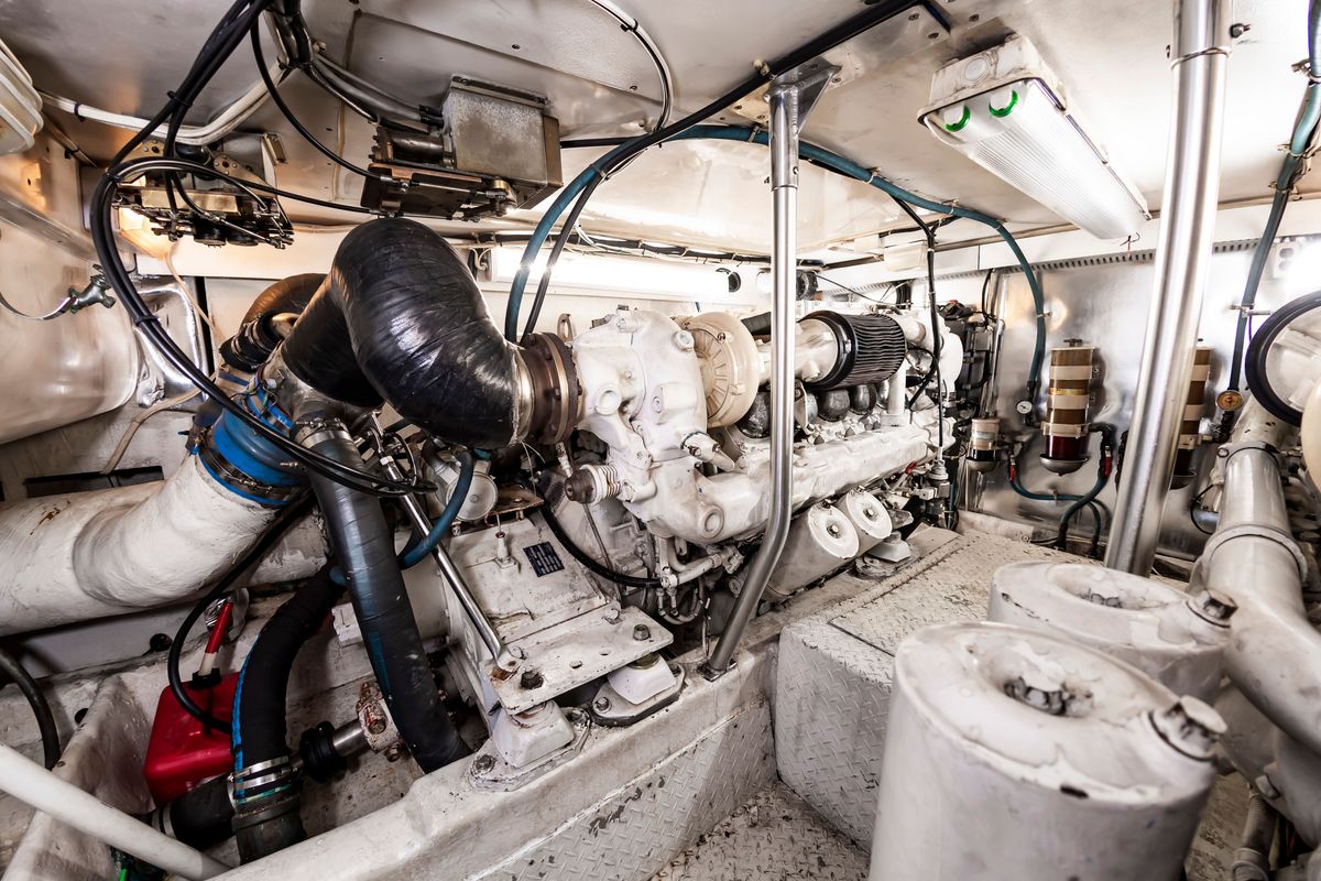 2001 Ocean Yachts 52 