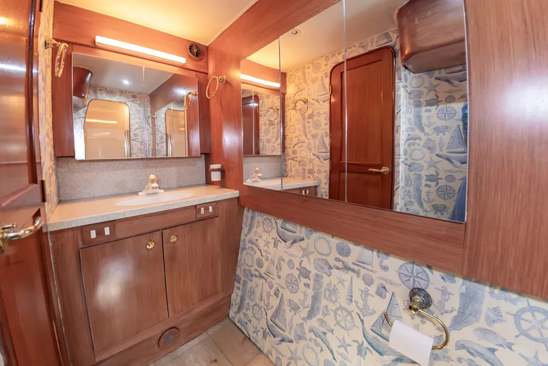 Liberty Risk Yacht Photos Pics 