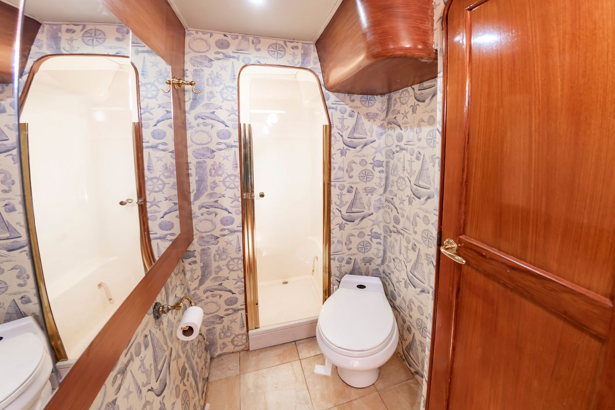 2001 Ocean Yachts 52 