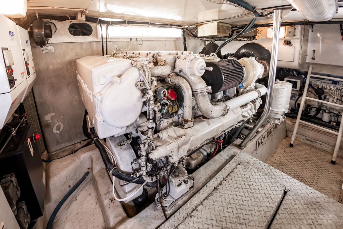 2001 Ocean Yachts 52 