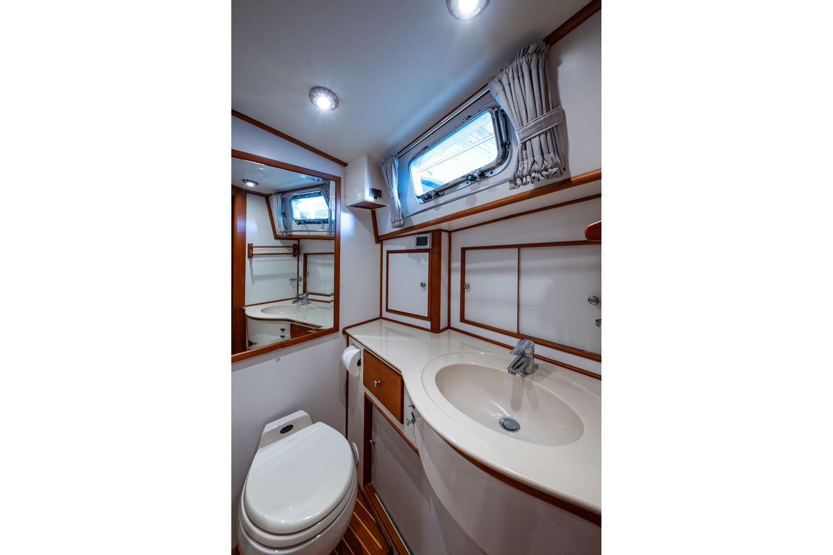 2003 Grand Banks 49 