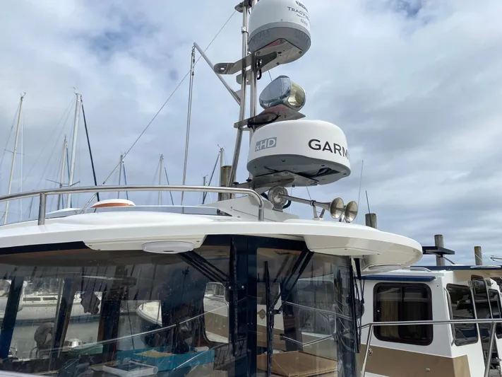 Sal-taire Yacht Photos Pics 2016 Ranger Tugs R-29S boat with Garmin radar, docked in a marina.