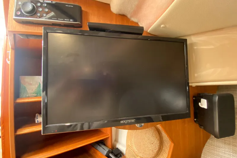 Sal-taire Yacht Photos Pics Majestic TV and Fusion stereo in 2016 Ranger Tugs R-29S cabin interior.