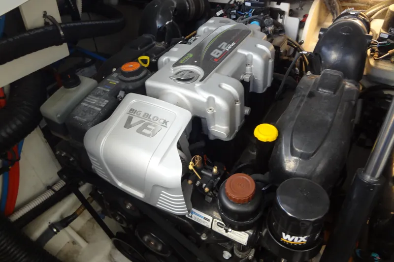 Rancho Del Lago Yacht Photos Pics Engine compartment of 2017 Sea Ray Sundancer 350 with Big Block V8 engine.