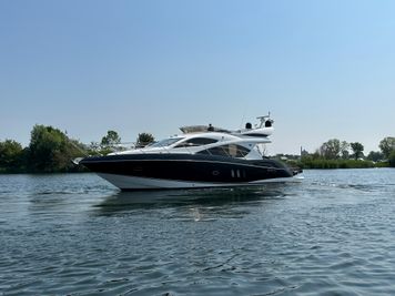 Sunseeker Manhattan 52