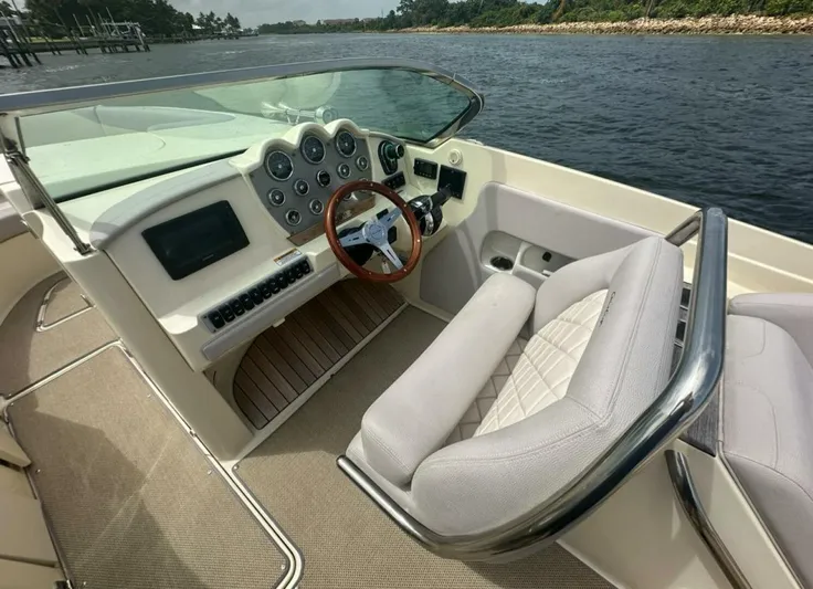  Yacht Photos Pics 2019 Chris-craft Launch 30 - Image 14