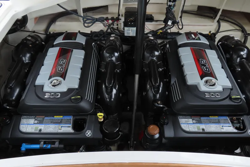  Yacht Photos Pics Twin Mercury 6.2L engines in a 2021 Sea Ray 310 SLX boat.