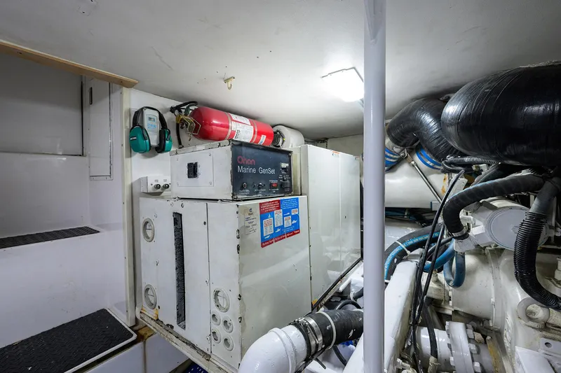 Alli-gator Yacht Photos Pics 