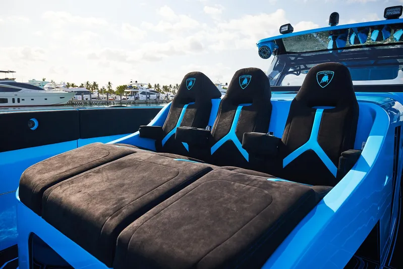  Yacht Photos Pics Luxurious seating on 2024 Midnight Express 43' Solstice yacht, featuring sleek design and premium materials.