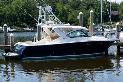 Tiara Yachts 3100 Coronet