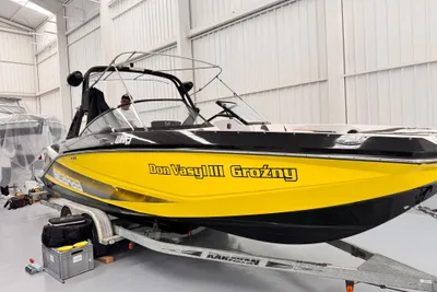 2018 Scarab 255 H.O. Impulse