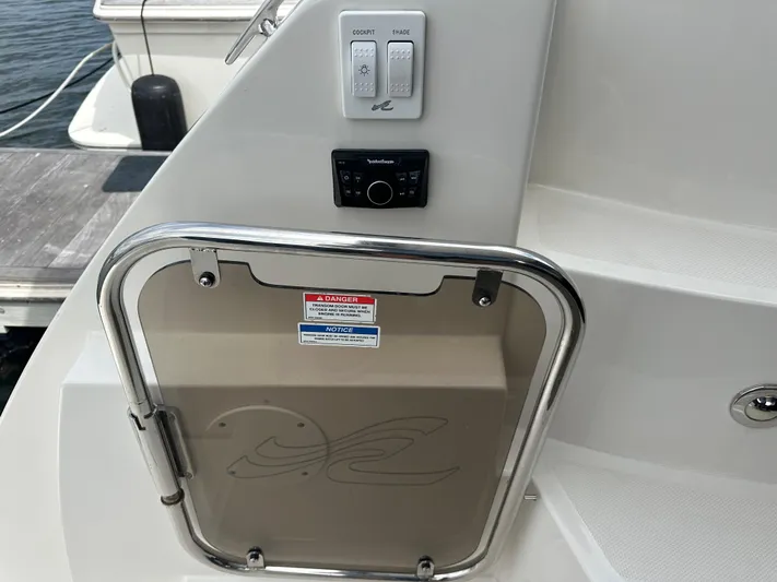 Shakin Bacon Yacht Photos Pics 