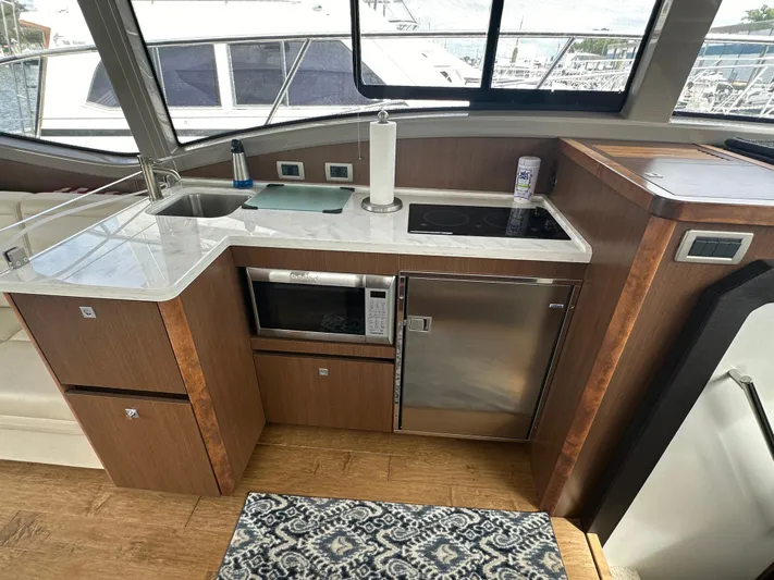 Shakin Bacon Yacht Photos Pics 