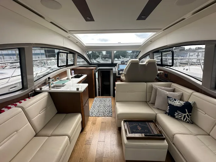 Shakin Bacon Yacht Photos Pics 