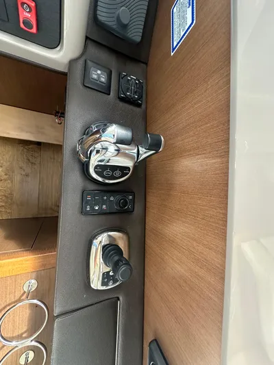 Shakin Bacon Yacht Photos Pics 