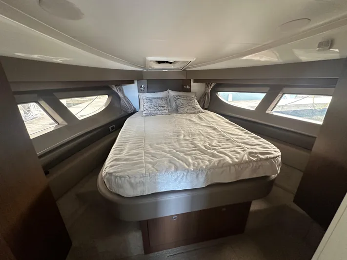 Shakin Bacon Yacht Photos Pics 