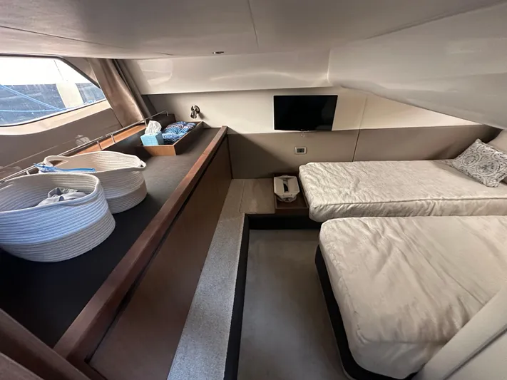 Shakin Bacon Yacht Photos Pics 