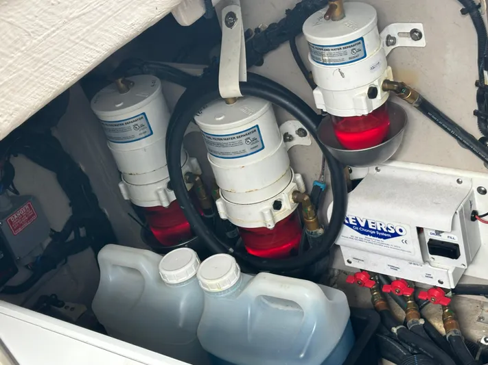 Shakin Bacon Yacht Photos Pics 