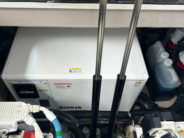 Shakin Bacon Yacht Photos Pics 