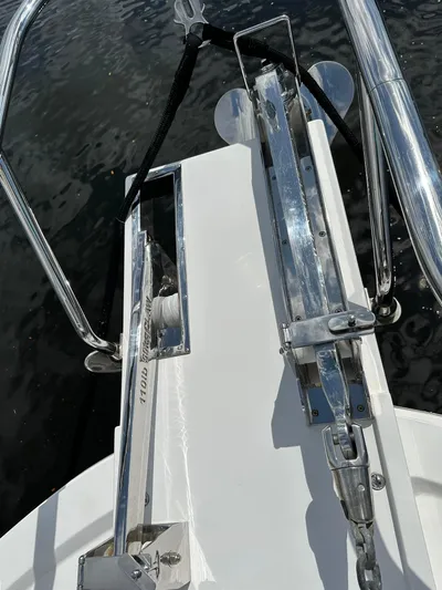 Unicorn Yacht Photos Pics Bow of 2020 Hampton 658l Endurance yacht with anchor and stainless steel fittings.