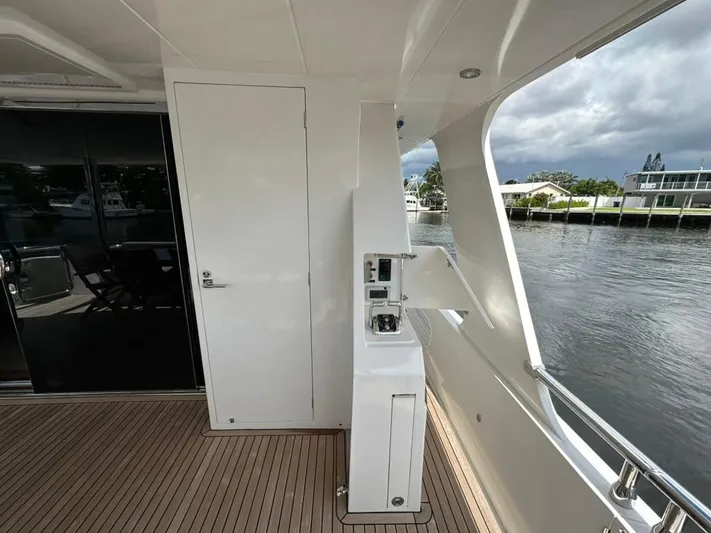 Unicorn Yacht Photos Pics 