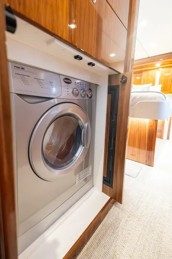 Zero Gravity Yacht Photos Pics 2020 Riviera 575 Suv - Image 31