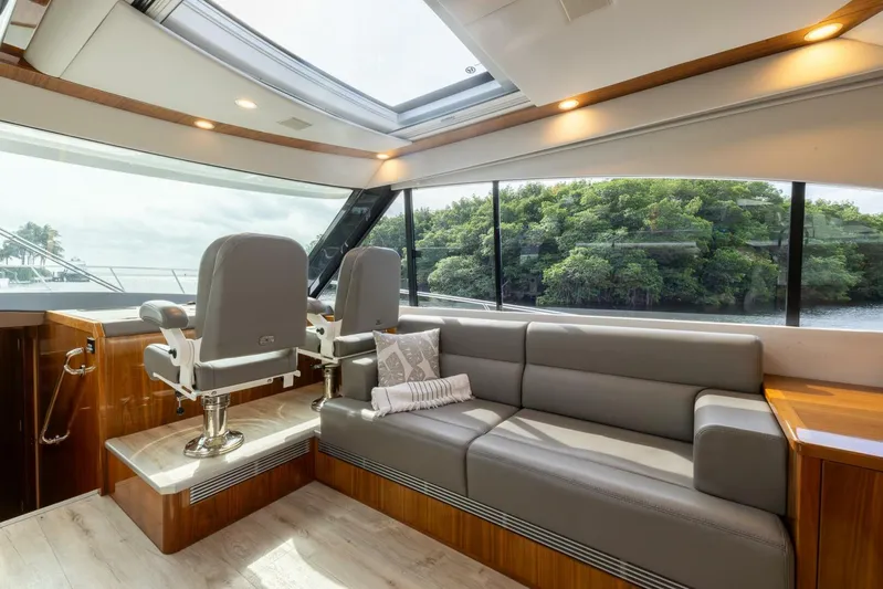 Zero Gravity Yacht Photos Pics 2020 Riviera 575 Suv - Image 18