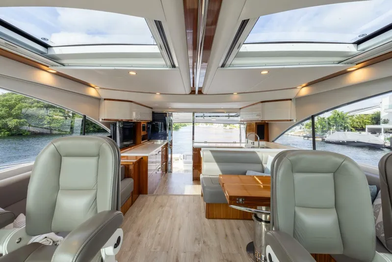 Zero Gravity Yacht Photos Pics 2020 Riviera 575 Suv - Image 25