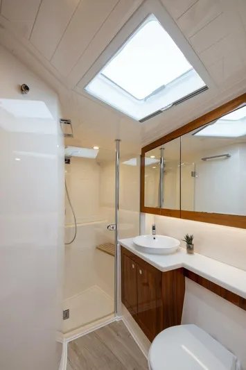 Zero Gravity Yacht Photos Pics 2020 Riviera 575 Suv - Image 35