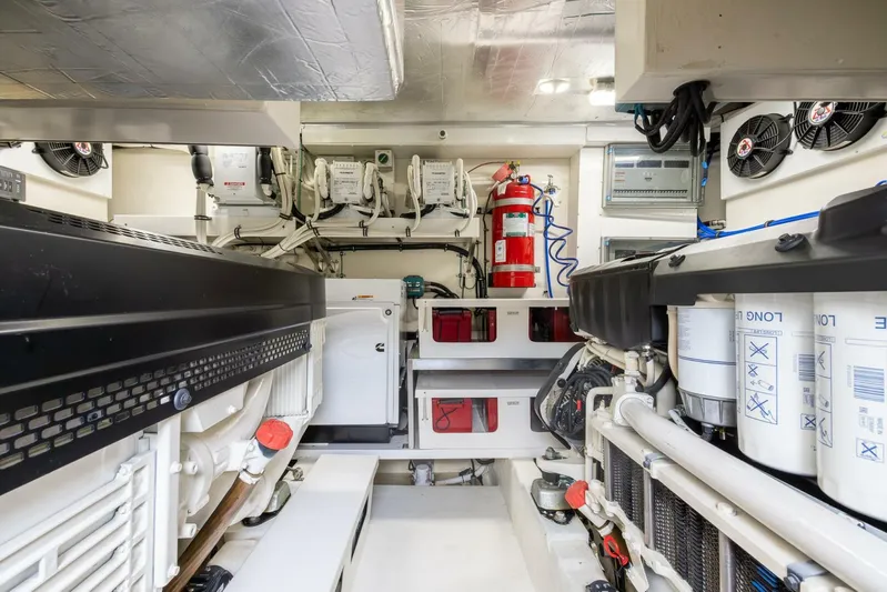 Zero Gravity Yacht Photos Pics 2020 Riviera 575 Suv - Image 45