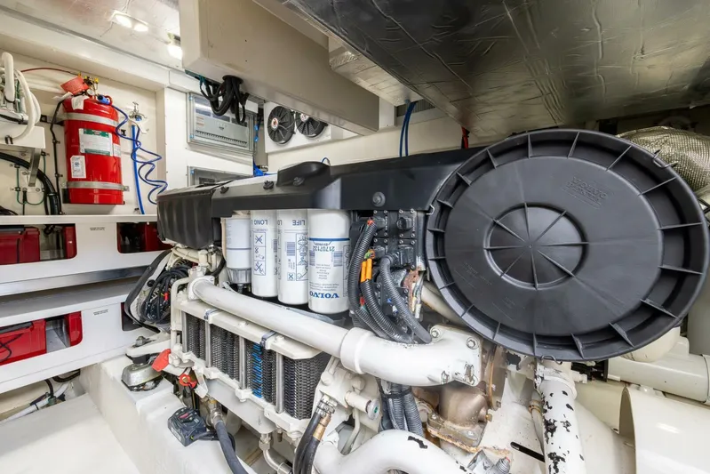 Zero Gravity Yacht Photos Pics 2020 Riviera 575 Suv - Image 46