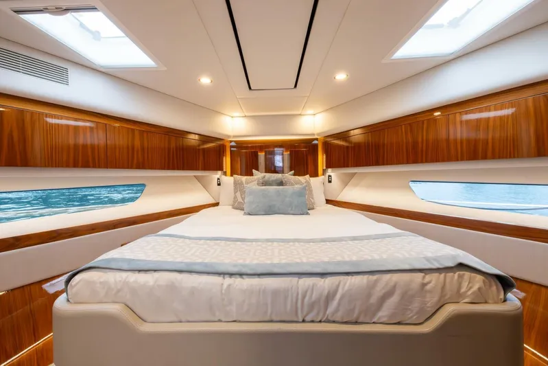 Zero Gravity Yacht Photos Pics 2020 Riviera 575 Suv - Image 32