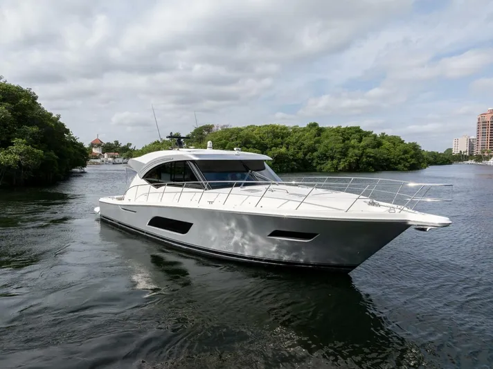 Zero Gravity Yacht Photos Pics 2020 Riviera 575 Suv - Image 2