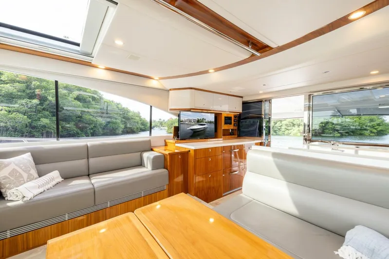 Zero Gravity Yacht Photos Pics 2020 Riviera 575 Suv - Image 21