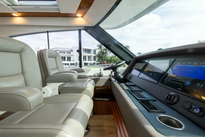 Zero Gravity Yacht Photos Pics 2020 Riviera 575 Suv - Image 23