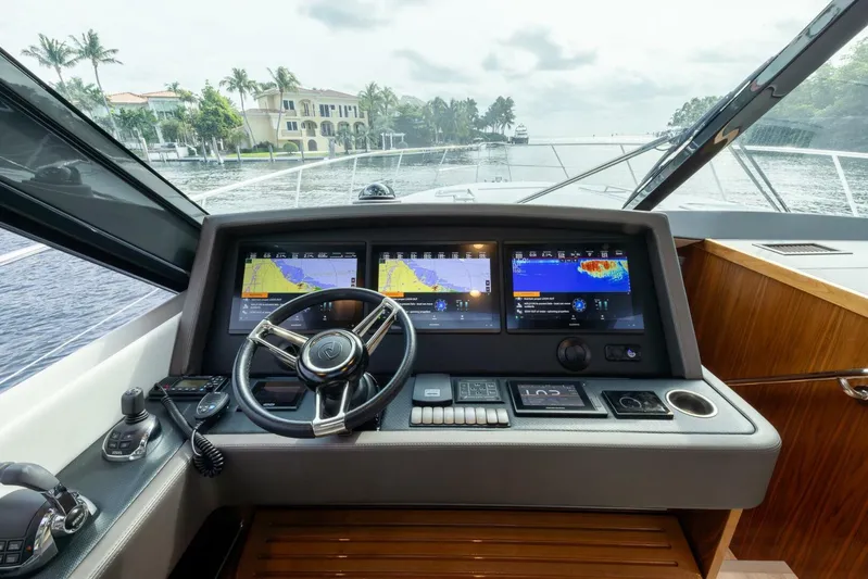 Zero Gravity Yacht Photos Pics 2020 Riviera 575 Suv - Image 24